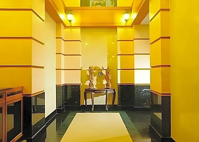 Khaosan Palace